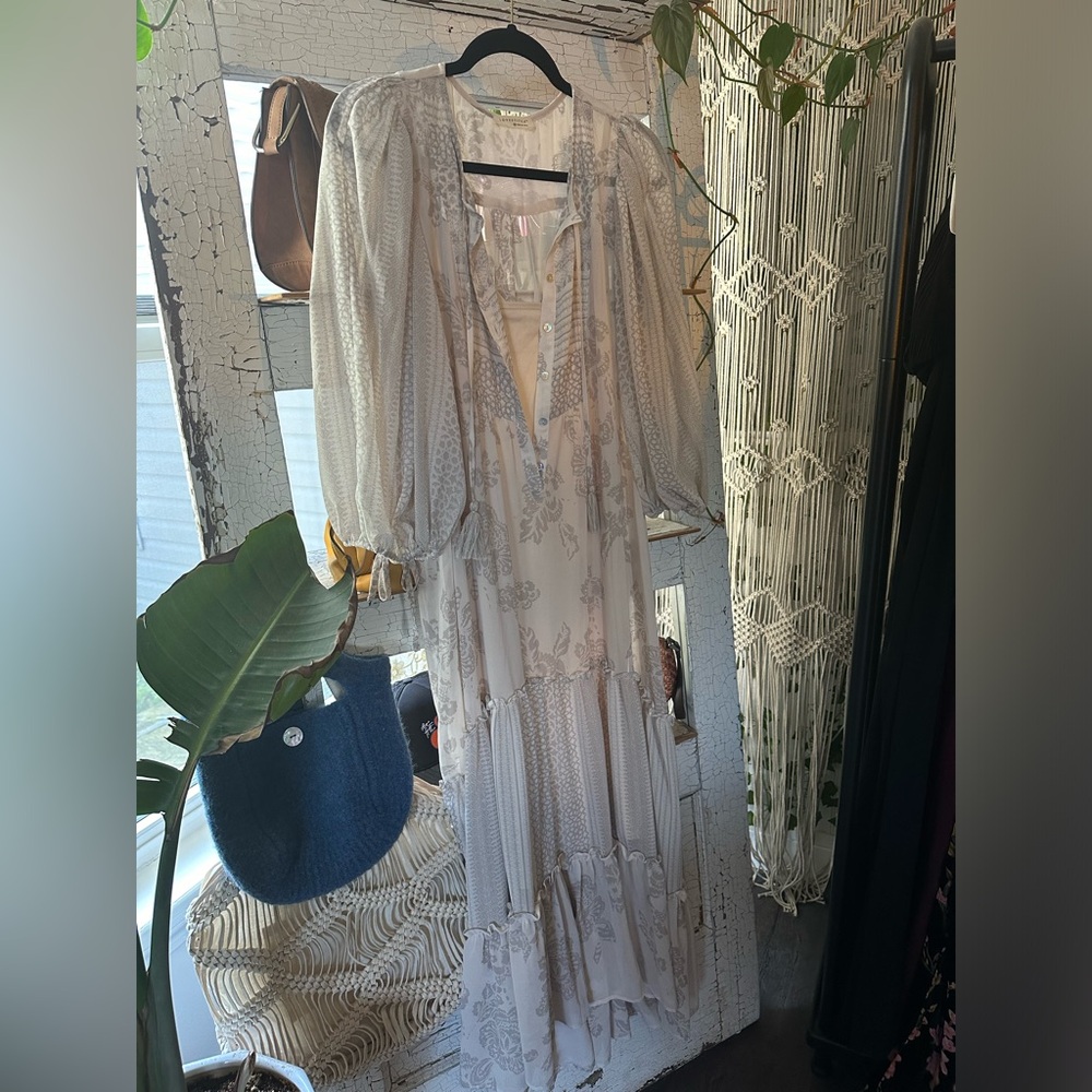 Beautiful white boho maxi dress size medium.